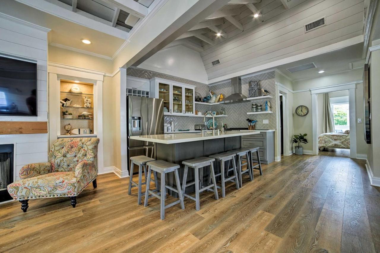 Charming Renovated Avalon Townhome, Walk To Beach! Bagian luar foto