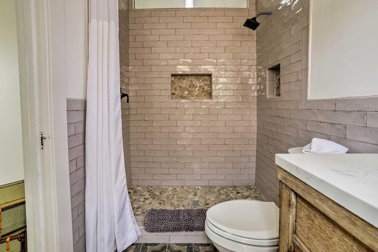 Charming Renovated Avalon Townhome, Walk To Beach! Bagian luar foto