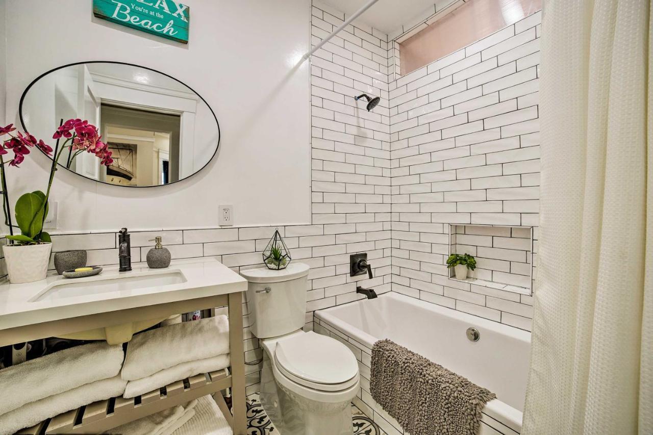 Charming Renovated Avalon Townhome, Walk To Beach! Bagian luar foto
