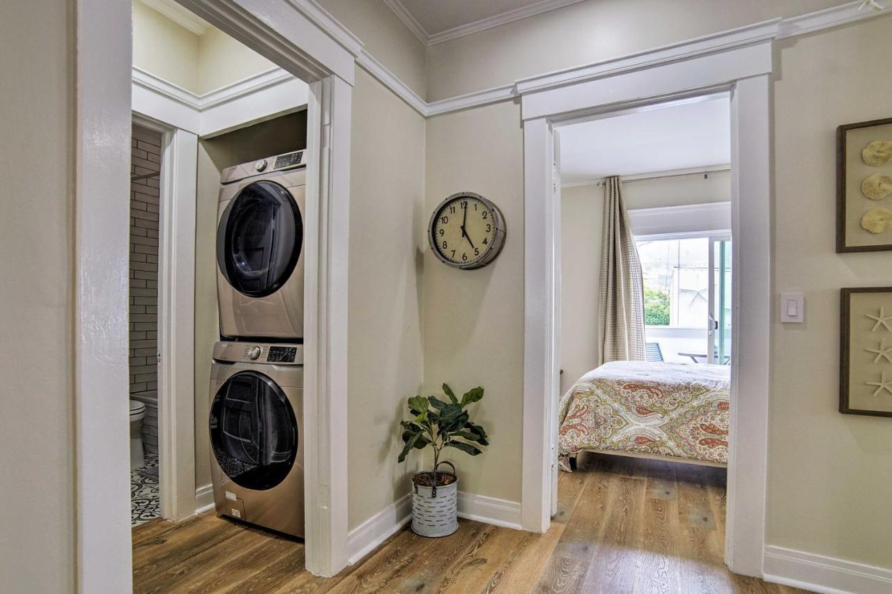 Charming Renovated Avalon Townhome, Walk To Beach! Bagian luar foto